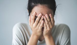 مشکلات عاطفی هیجانی در افراد مبتلا به اختلال نقص توجه و بیش فعالی adhd